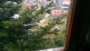 Gelişi Güzel Sıkılan Kurşunlar Eve Zarar Verdi