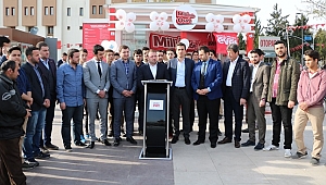 “Kimliksiz Siyasetin Eseri Olarak Karşımıza Çıkıyorlar”