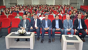 SAÜ VAKFI ANADOLU LİSESİ GELENEKSEL KARİYER GÜNLERİ’NDE UZMAN KONUKLARIYLA BİR ARADA