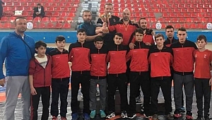 Türkiye Şampiyonası  Sakarya Spor Salonunda