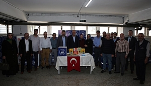 Adapazarı Belediyesi Personeline Erzak Dağıttı