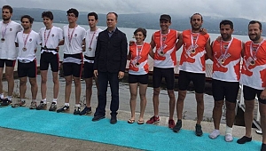 Gençlik Merkezi Madalyaları Topladı