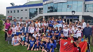 Minikler Kupalarına Kavuştu