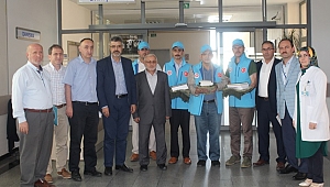 Müftülük Hastanelere Kur’an Ve Seccade Dağıttı