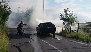 Seyir Halindeki Otomobil Alev Alev Yandı