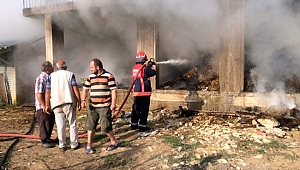 Ahır Ve Samanlıkta Çıkan Yangın Korkuttu