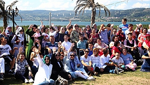 Geleneksel Buluşma Yüzleri Güldürdü