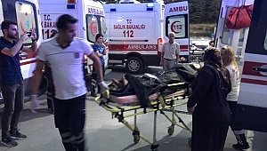 Traktör Devrildi! Baba Oğul Yaralandı