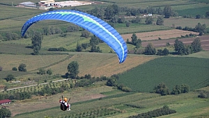 Yamaç Paraşütçüler Sakarya Semalarında