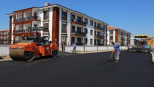 Adapazarı’nda Asfalt Çalışması Sürüyor