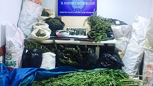 EMNİYETTEN BÜYÜK OPERASYON! 39 KİLO ESRAR ELE GEÇİRİLDİ