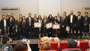 “Hak yiyen de, haksızlık karşısında susan da koyundur”