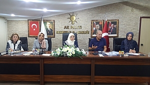 SİYASETE KADIN ELİ DAHA ÇOK DEĞMELİ