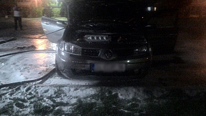 Tedavi İçin Geldiği Hastanede Aracı Alev Alev Yandı