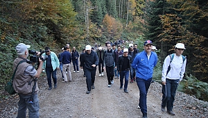 AKYAZI ZİRVEYE YÜRÜDÜ