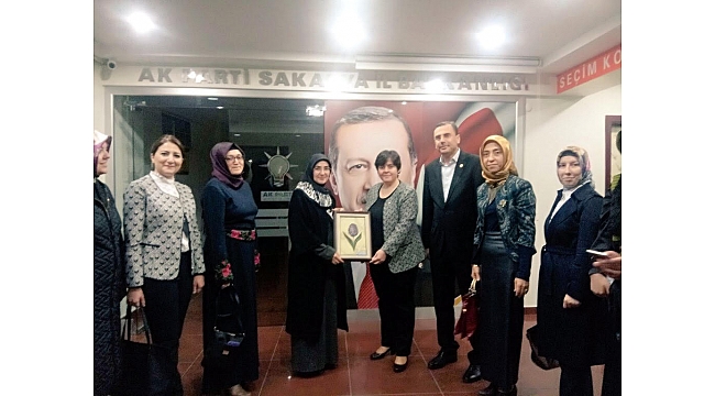 SAĞLIK SEN SAKARYA İL KADIN KOLLARI YÖNETİM KURULU AK PARTİ İL KOLLARI YÖNETİMİNİ ZİYARET ETTİ