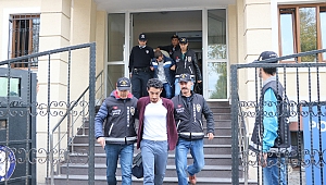  Sakarya'da Oto Hırsızlığı Çetesi Çökertildi