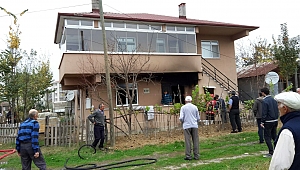 Hendek'te Yangın! 3 Kişi Dumandan Etkilendi