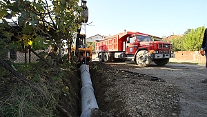 İLÇE MERKEZİNDE ALT YAPI ÇALIŞMALARI DEVAM EDİYOR.