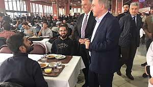 Rektör Öğrencileri Dinledi