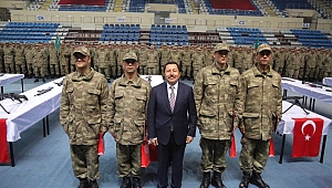 Vali Balkanlıoğlu Askerlerin Yemin Törenine Katıldı