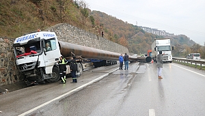 Yağış Bir Kazaya Daha Sebep Oldu! Trafik Tek Şeritten Sağlandı