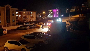 Bir Kişi Otomobillere Kurşun Yağdırdı: 1 Yaralı