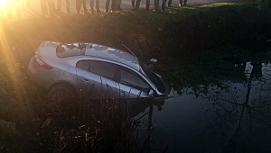 Karasu'da Otomobil Su Kanalına Uçtu!