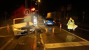 KAZA YAPAN ALKOLLÜ SÜRÜCÜ ARACINI BIRAKIP KAÇTI