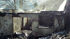 Hendek'te Yangın! Ev Kullanılamaz Hale Geldi