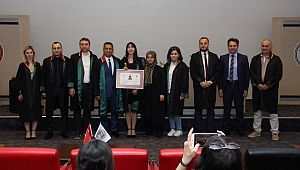 Baroda Genç Avukat Ruhsatını Aldı