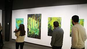 'Düşsel Tavırlar' Sergisi OSM'de Açıldı