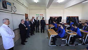 Vali Nayir Okul Ziyaretlerini Sürdürüyor