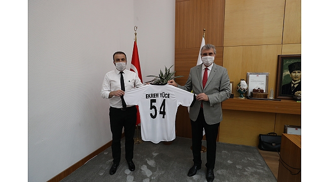 Başkan Ekrem Yüce'den Sakaryaspor'a 100 bin TL'lik Destek