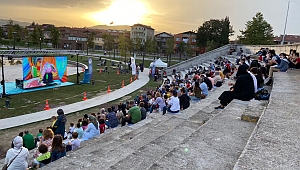 Minik sanatseverler sinemada buluştu