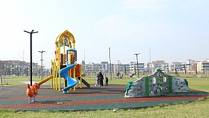 Parklar Yenileniyor, Dezenfekte Ediliyor