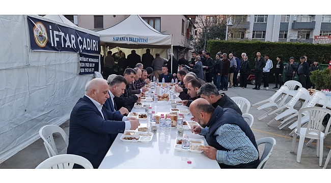 Başkan Özen İftarda Muhtar ve Vatandaşlarla Buluştu