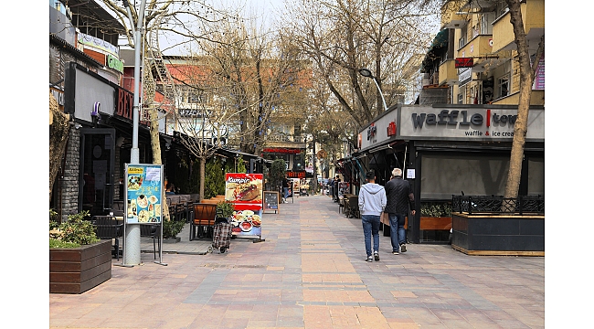 Büyükşehir Kafeler Sokağı’nı Yeni Yüzüne Kavuşturuyor
