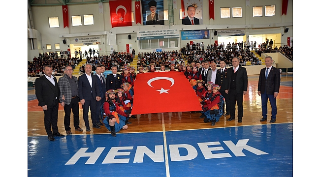 19 Mayıs Hendek´te Coşkuyla Kutlandı