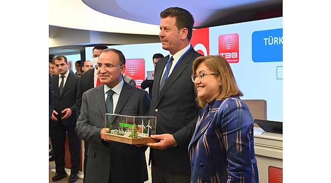 Akyazı Belediyesi’ne ‘Yeşil Şehir’ Ödülü