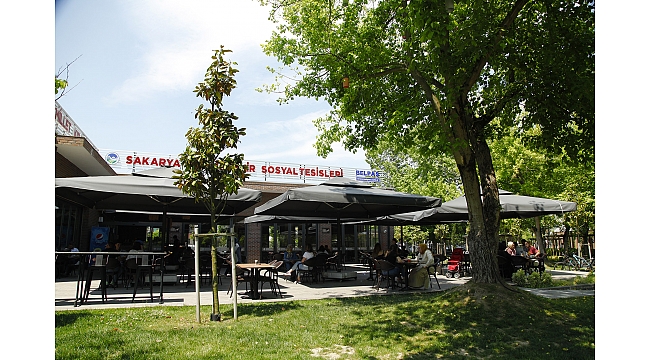 Sakarya Uçak Ve Millet Kıraathanesi'ni Çok Sevdi