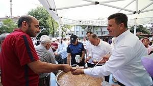 Akyazı’da 5 Bin Kişilik Aşure Dağıtıldı