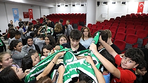 Büyükşehir Hentbol Takımına Coşkulu Karşılama