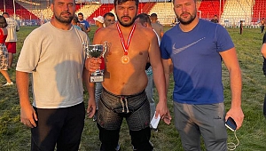 Büyükşehir’in Pehlivanı Elmalı’da Boş Geçmedi