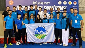 Büyükşehir Karate Sporcuları Gururlandırdı