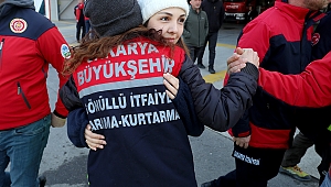 Deprem Bölgesinden Gelen Sakarya Ekibine Duygusal Karşılama