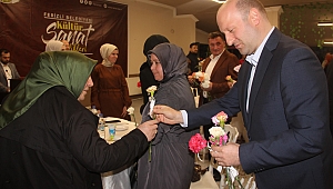 Başkan Gündoğdu Emekçi Kadınlarla Bir Araya Geldi