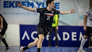 Başarılı Oyun Kurucu Atakan Şirin Büyükşehir Hentbol’da