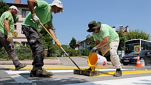Büyükşehir Yaya Geçitleri Ve Bordürleri Yeniliyor
