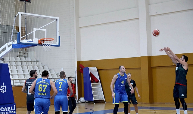 Büyükşehir Basket Hazırlık Maçında Karamürselbey İle Karşılaştı